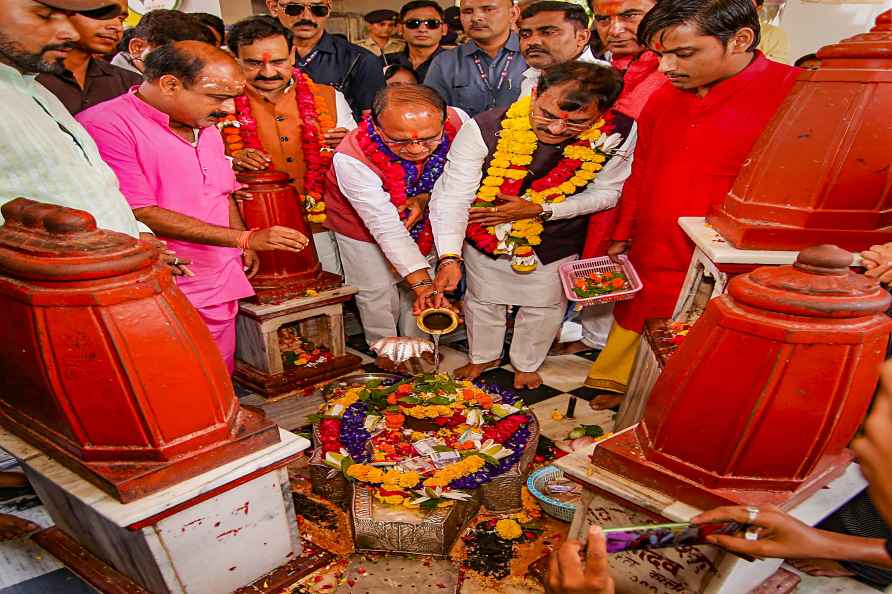 Shivraj Singh at Maa Pitambara Peeth temple