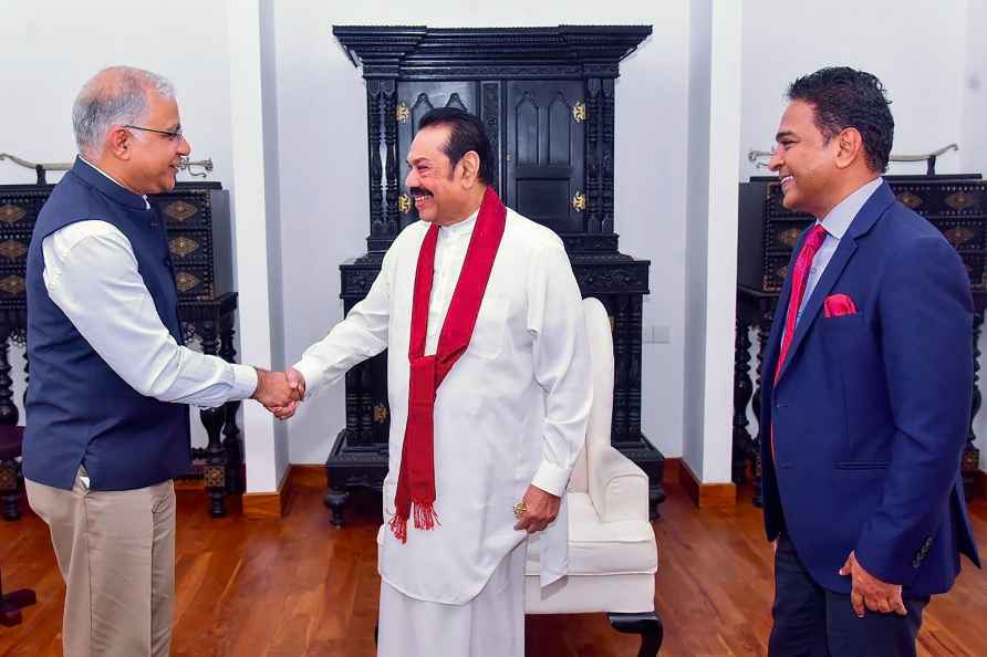 Santosh Jha, Mahinda Rajapaksa meet