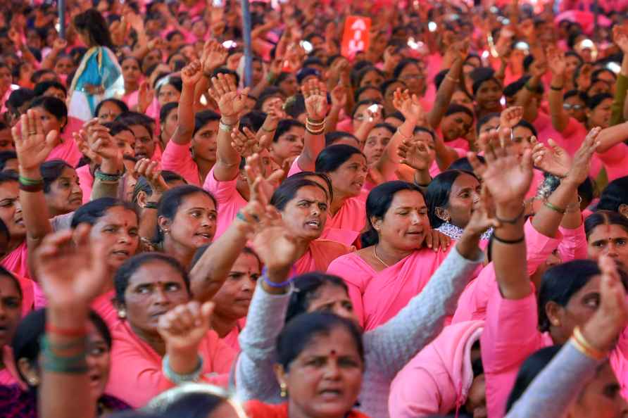 Karnataka Rajya Samyukta Asha Karyakarteyara Sangha protest