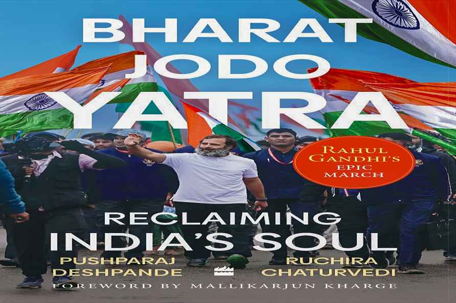 Book cover of Bharat Jodo Yatra: Reclaiming India's Soul