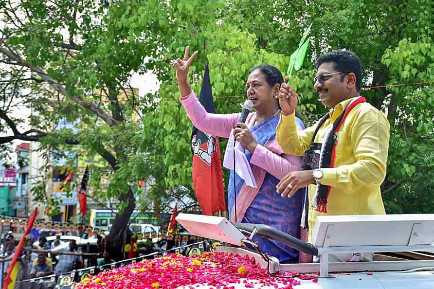 DMDK's Premalatha campaigns for P Saravanan in TN