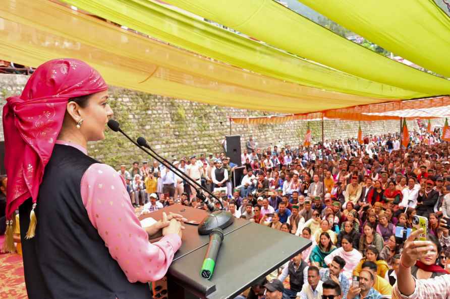 Kangana Ranaut campaigns in Shimla