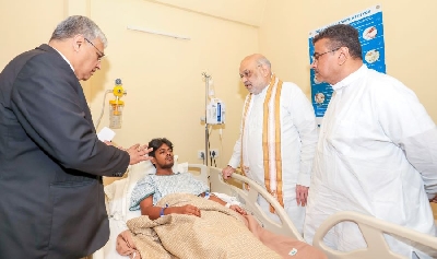 Kolkata stampede: Amit Shah visits hospital, meets injured devotees